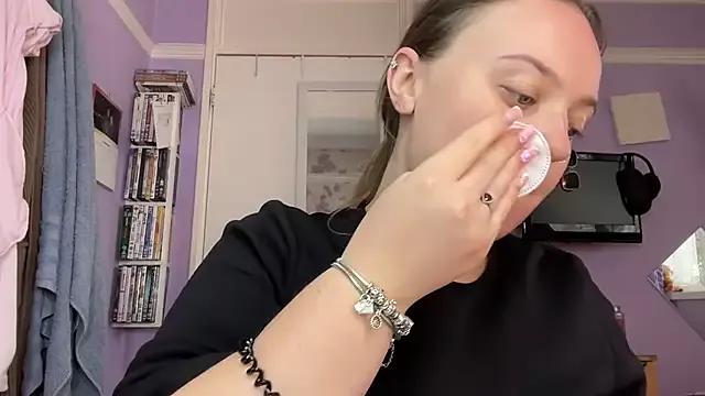 SexySashaxox from StripChat is Freechat