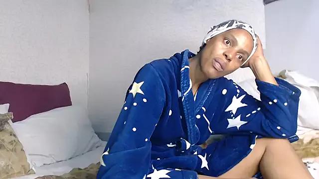 Sexysilverfoxxx from StripChat is Freechat