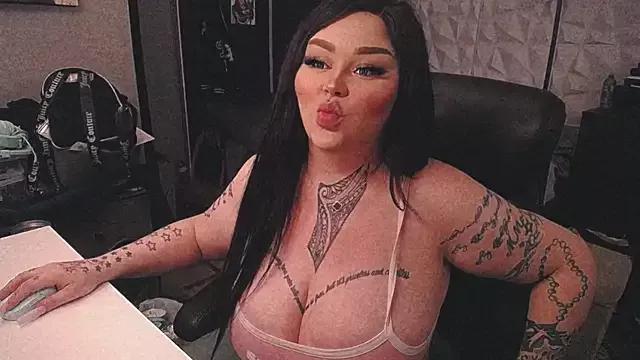 sheylagoddess11 from StripChat is Freechat