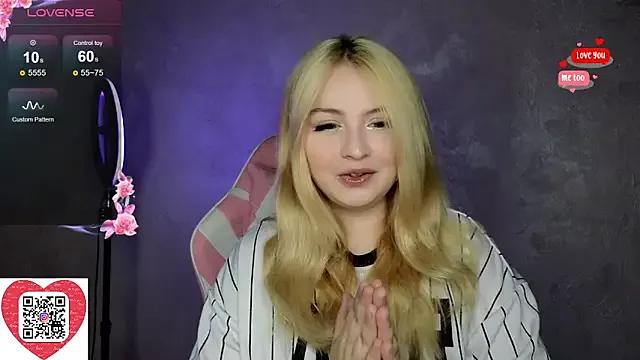 shy_blondiee from StripChat is Freechat