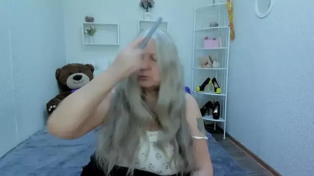 silver_moon_light from StripChat is Freechat