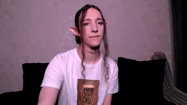 SilverMuse_ from StripChat is Freechat