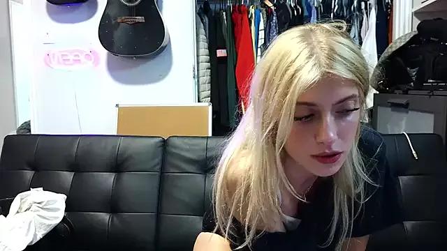 Girls free live sex cams: Check out the satisfaction of typing and cam2cam with our sensual livestreamers, who will teach you all about temptation and desires with their smoking hot physiques.