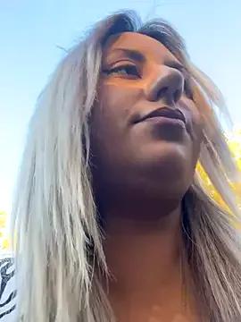 SinfulLovers33 from StripChat is Freechat