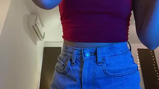 SirenaBelle from StripChat is Freechat