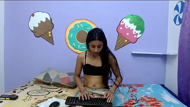skinnycanella18 from StripChat is Freechat