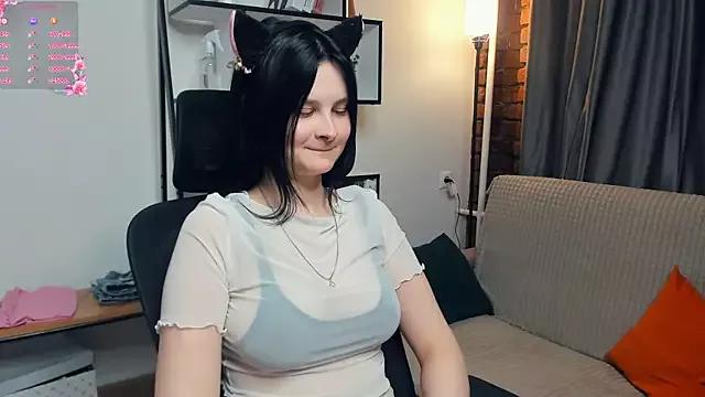 SkyDoll from StripChat is Freechat