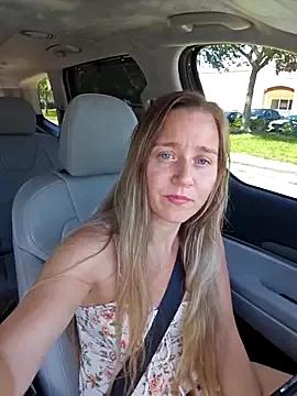 SkyelarSommer from StripChat is Freechat