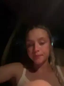 sluttypumpkin from StripChat is Freechat