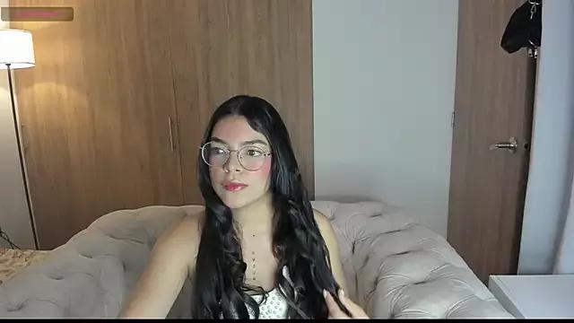 SommerAslan from StripChat is Freechat