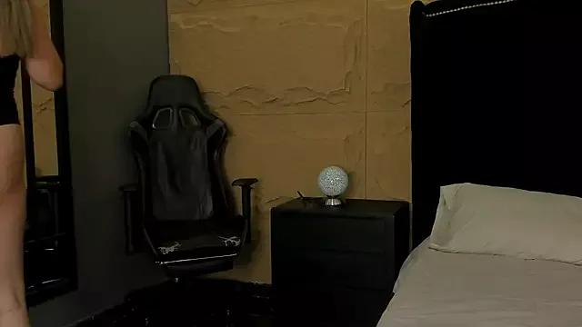 SophiaDior_ from StripChat is Freechat