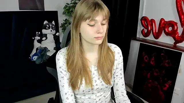 SophieLumen from StripChat is Freechat