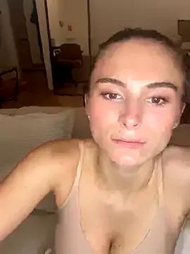 SophiiaStarr from StripChat is Freechat