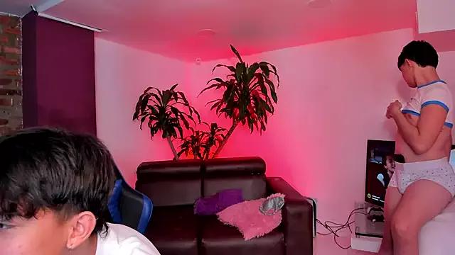 Spaceboys18 from StripChat is Freechat