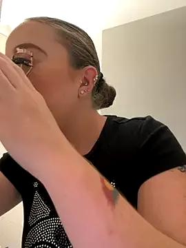 spankmykittyhehe from StripChat is Freechat