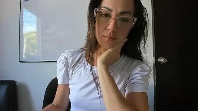 squirttati33 from StripChat is Freechat