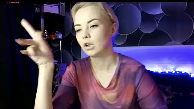 StephanieSweety from StripChat is Freechat