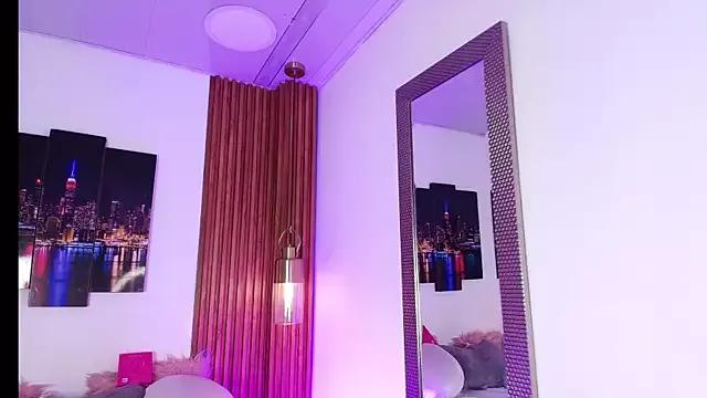 StevennSantan from StripChat is Freechat