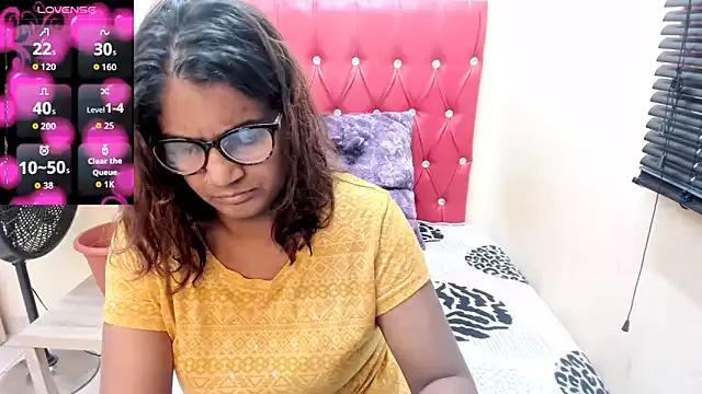 Strawberry_Lips from StripChat is Freechat
