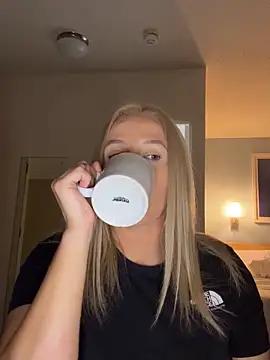 Girls free live sex cams: Check out the satisfaction of typing and cam2cam with our sensual livestreamers, who will teach you all about temptation and desires with their smoking hot physiques.