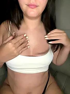 sugar-22 from StripChat is Freechat