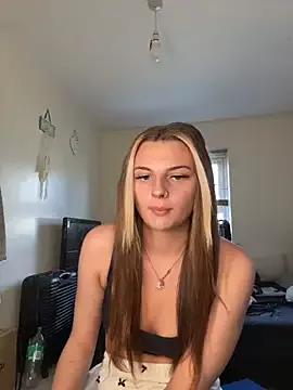 Summer21k from StripChat is Freechat