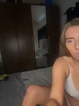 Summer_Paige from StripChat is Freechat
