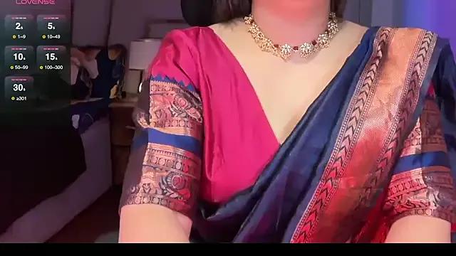 SunhariGirl from StripChat is Freechat