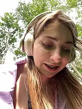Sunny___Bunny from StripChat is Freechat