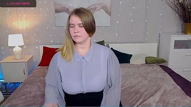 sunshine_daisy from StripChat