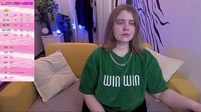 sunshine_daisy from StripChat