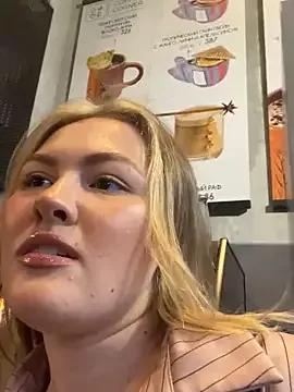 SunshineEmma from StripChat is Freechat