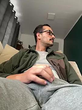 Superdad from StripChat is Freechat