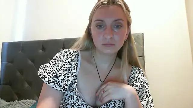 SusanCurt from StripChat is Freechat