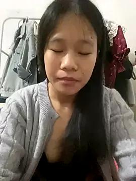 suzy_cute from StripChat is Freechat
