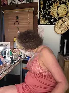 SuzyCatzz from StripChat is Freechat