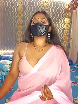 Sweet-Maddlina from StripChat is Freechat