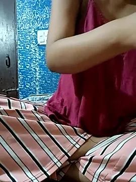 Sweet_Shiny from StripChat