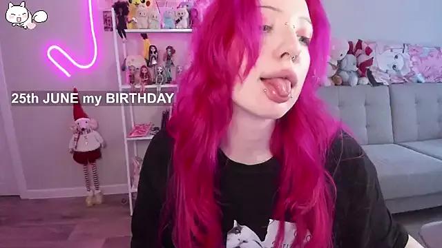 SweetieMollyy from StripChat is Freechat