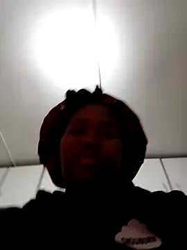 SweetieQueen1 from StripChat is Freechat