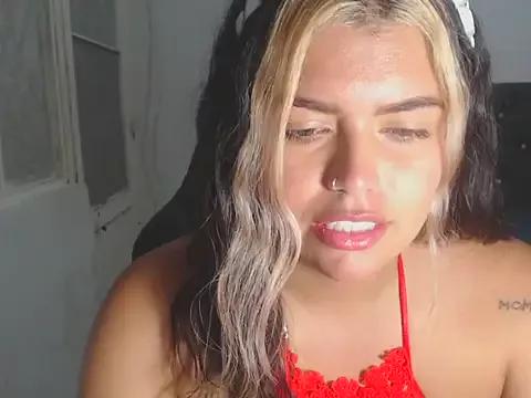 sweetkitty_16 from StripChat is Freechat
