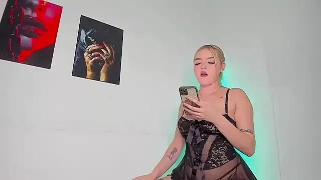 Photos of Sweettmia from StripChat is Group