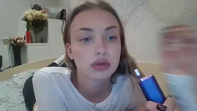 Sweety_Nika from StripChat is Freechat