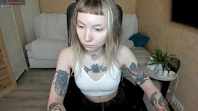 tattoo_art_baby from StripChat is Freechat
