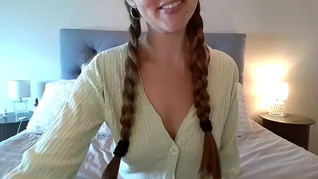 TaylorWest62 from StripChat is Freechat