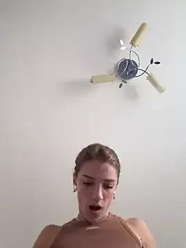TeaseRosie from StripChat is Freechat