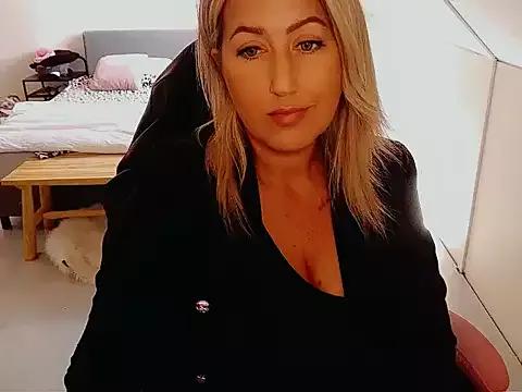 TessToy from StripChat