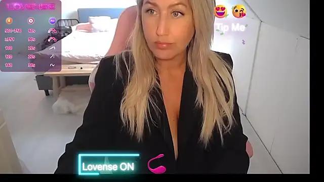 TessToy from StripChat
