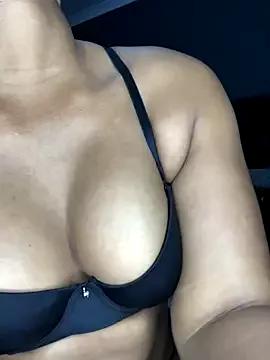 Thick_Shawtyy from StripChat is Freechat