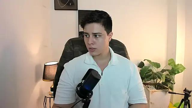 Thom_Ohtani from StripChat is Freechat